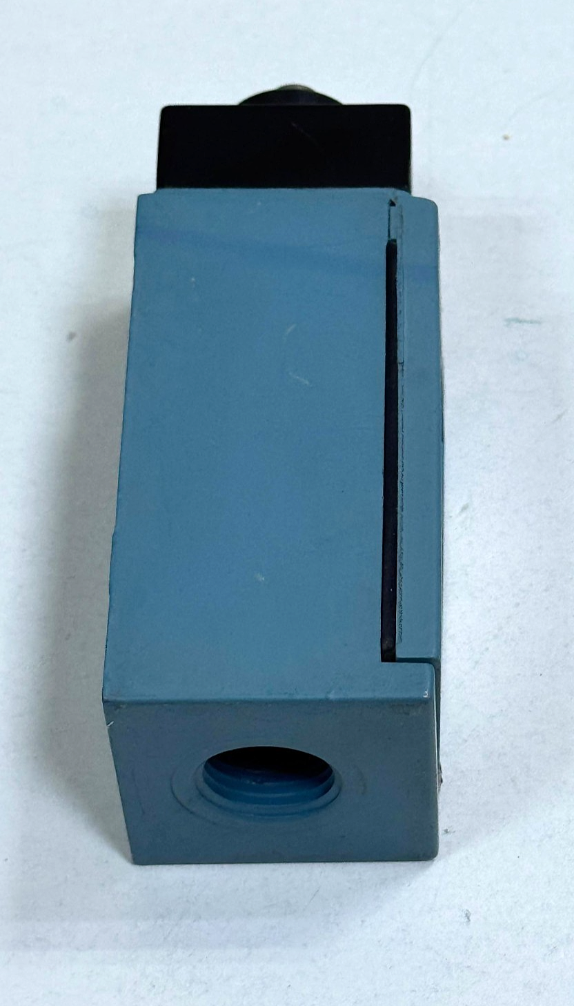 Micro Switch | LSC7L |  Limit Switch | 600VAC | 10A | USA7