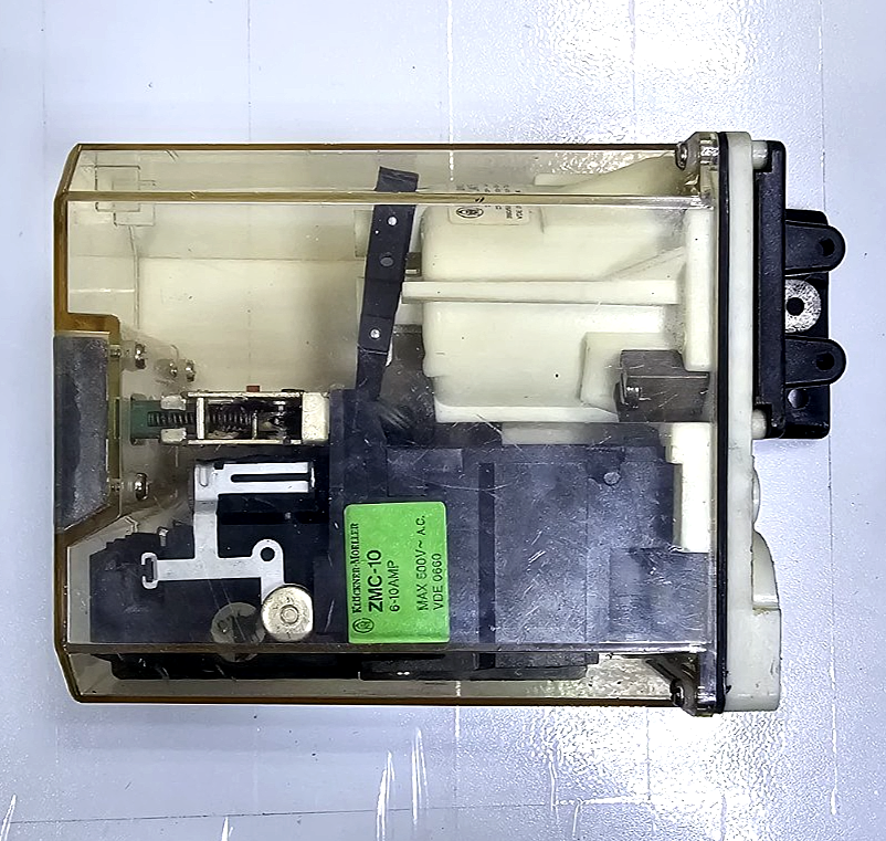 Klockner Moeller |  ZMC10 Pressure Switch | 610A | W 5 Switch1