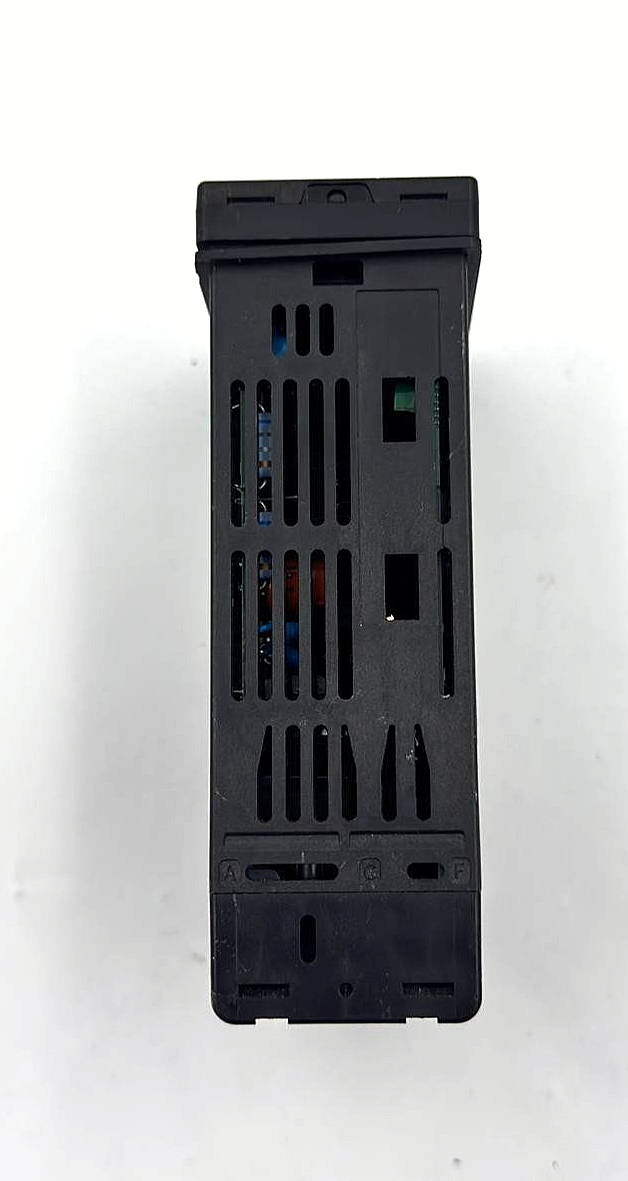 Azbil SDC45 Digital Indicating Controller ( 1 Pcs )5