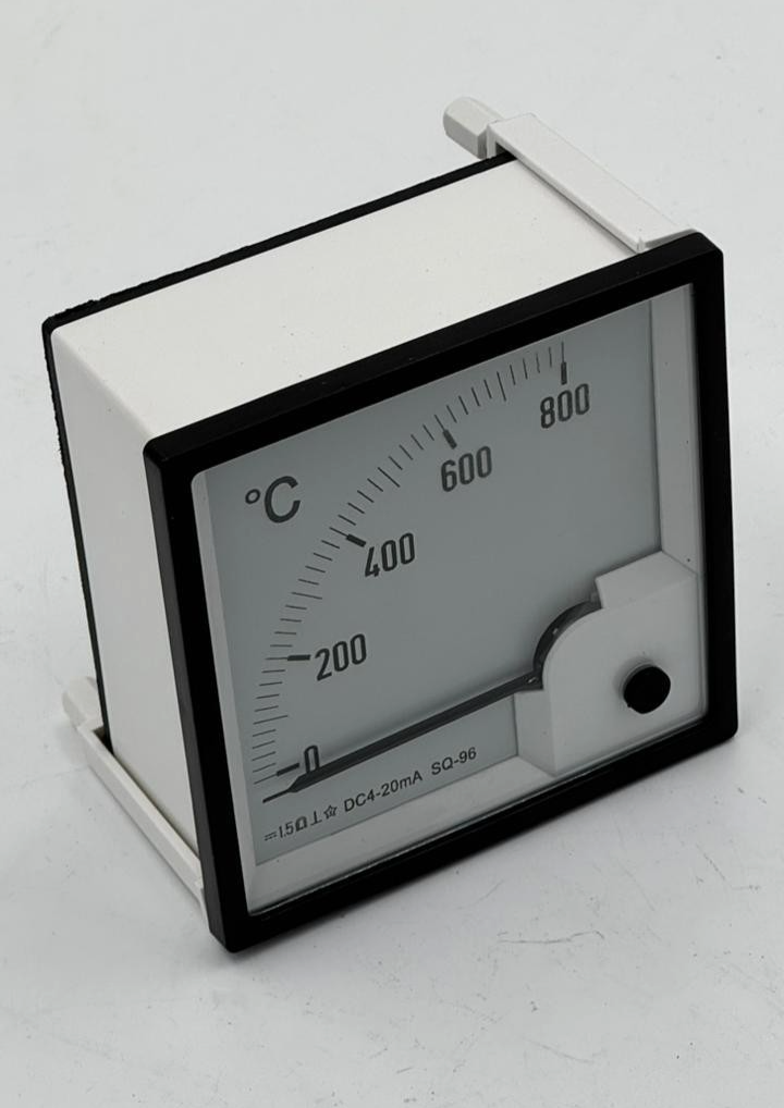 SQ96 | Panel Meter | DC 420mA  | 0–800°C Temperature Display1