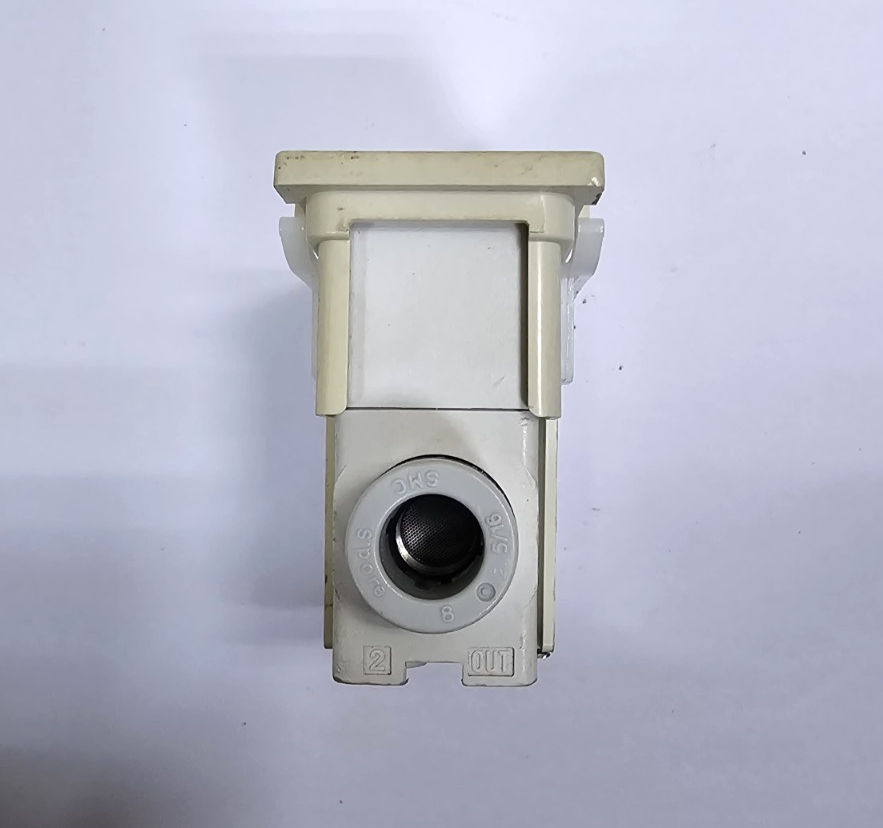 SMC PFM711C8CM Digital Flow Switch | 0.75 MPa | 1–5V Output | Made in Japan3
