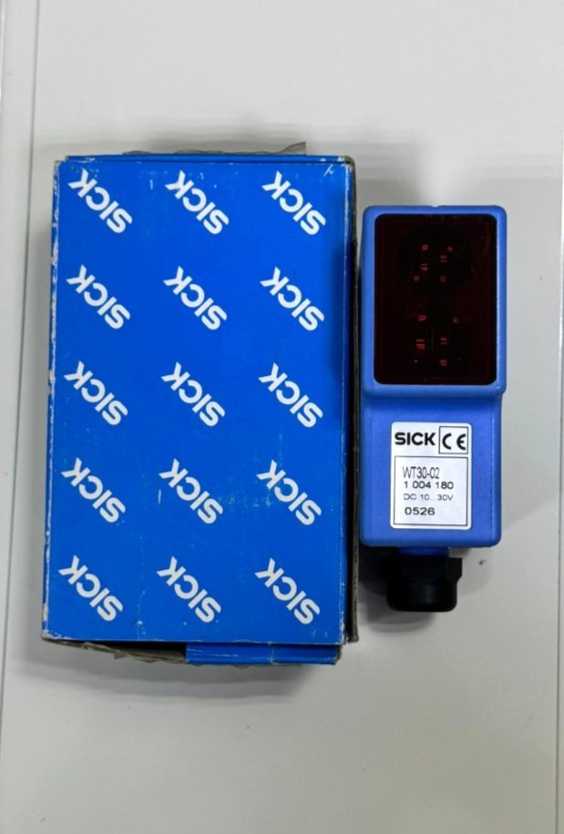 SICK | WT3002 |  Photoelectric Proximity Sensor | DC 10–30V0