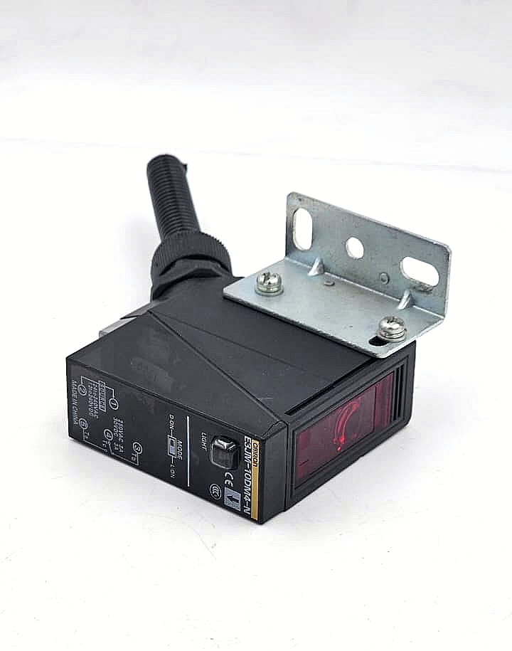 Omron E3JM10DM4N Photoelectric Switch Sensor0