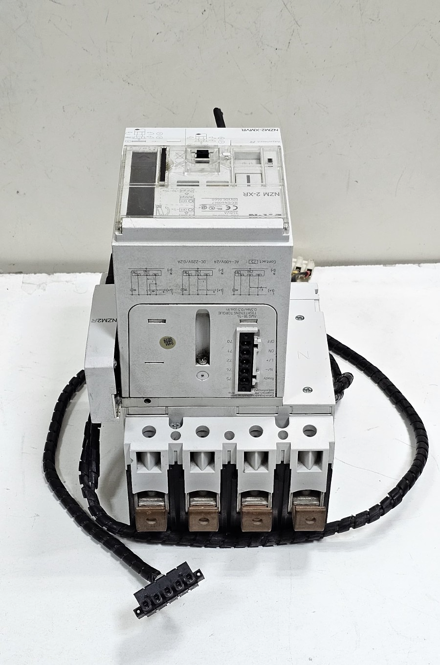 Eaton |  NZM2XR & NZM2XMVR | Molded Case Circuit Breakers | 250A ( 1 piece )4