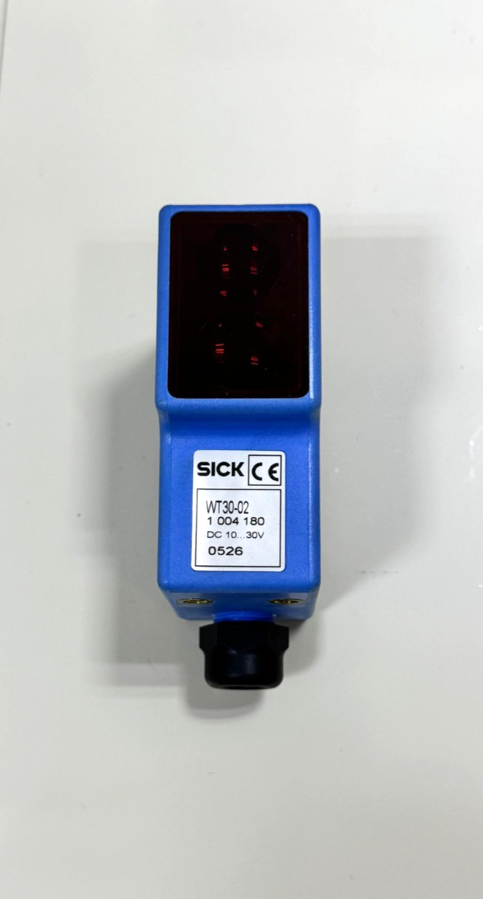 SICK | WT3002 |  Photoelectric Proximity Sensor | DC 10–30V1