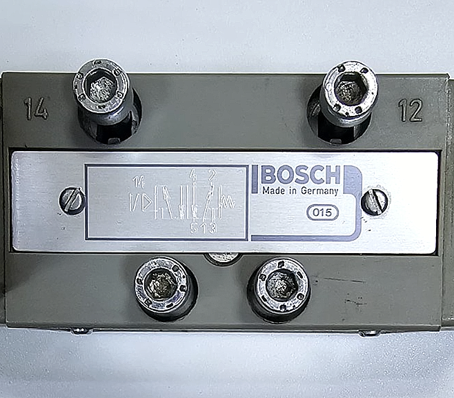 Bosch Rexroth Solenoid Valve 1 824 210 223 – 24V, Made in Germany4