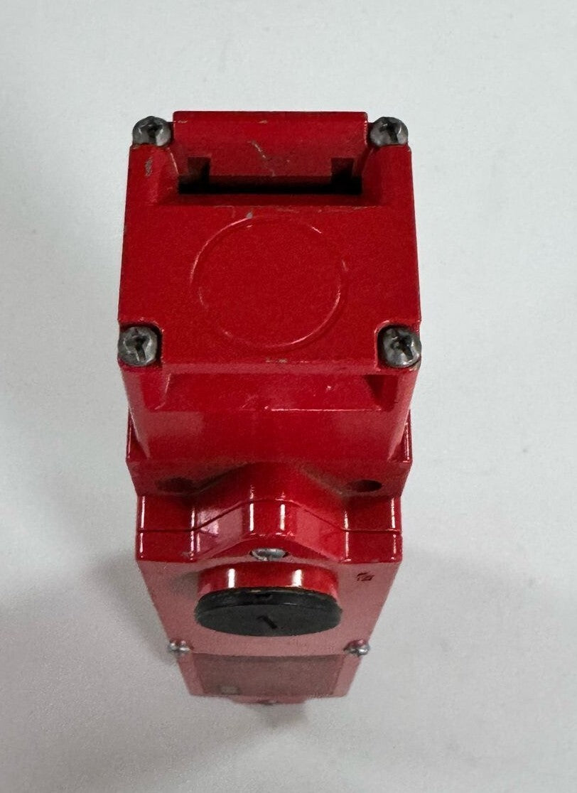 Telemecanique XCSLF2727342 Safety Limit Switch, 230V AC, IP67/IP66, 2500N4