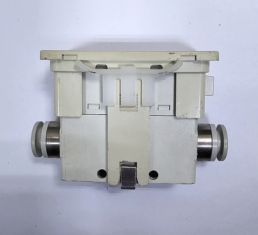 SMC PFM711C8CM Digital Flow Switch | 0.75 MPa | 1–5V Output | Made in Japan4