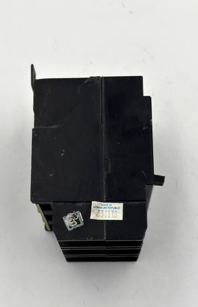 Circuit Breaker 30A | Made in Dominican Republic6