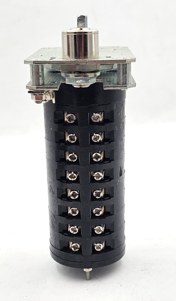 Merz Series 111 Rotary Cam Switch | 25 A4
