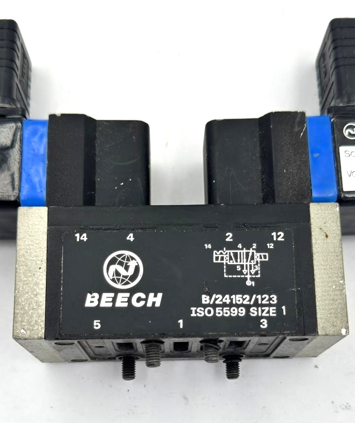 Beech B/24152/123 directional control valve2