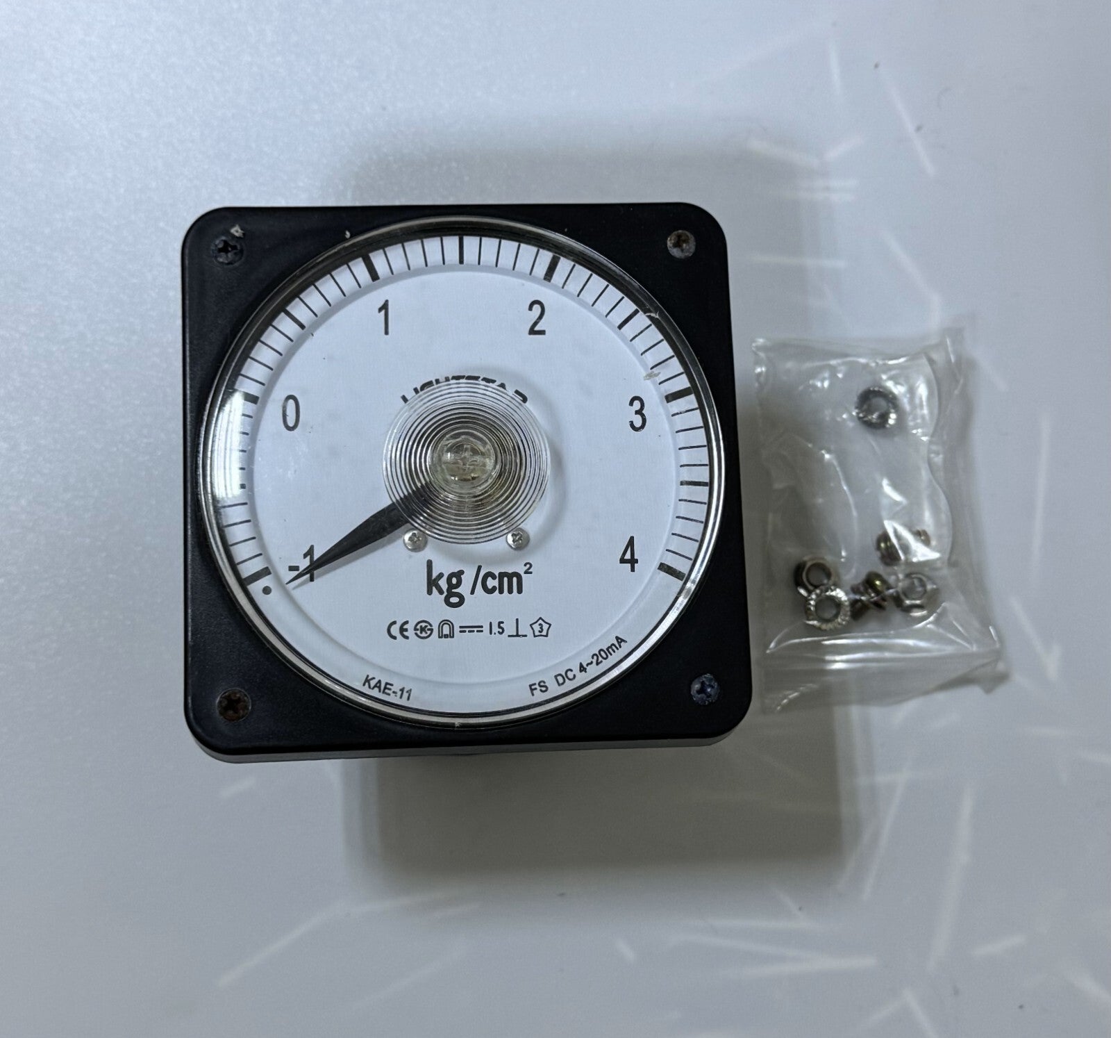Lightstar KAE11 Analog Pressure Meter | 1 to 4 Bar | 4–20mA Output | 110x110mm1