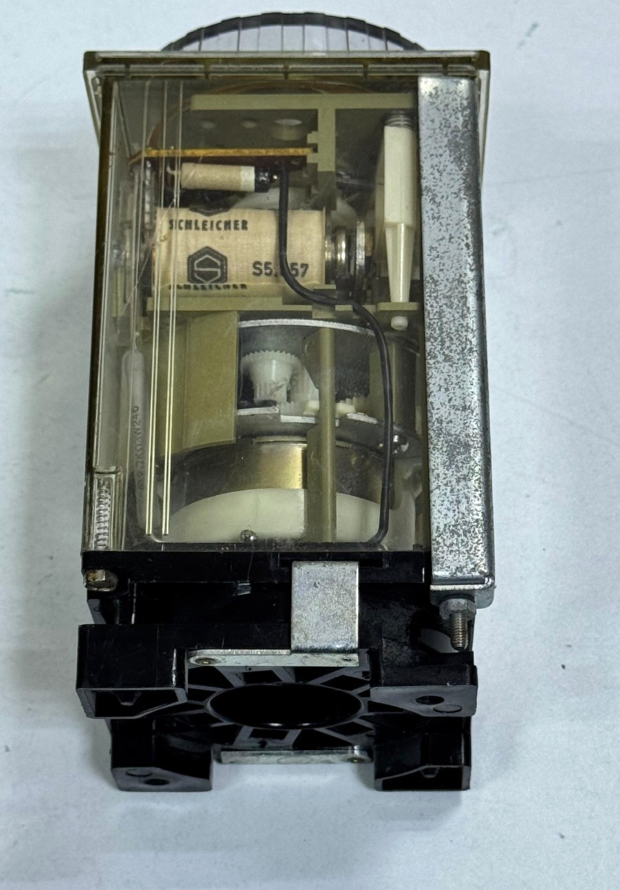 Schleicher Mikroais DZ 12SG Electromechanical Timer Relay, 220V | German Made4