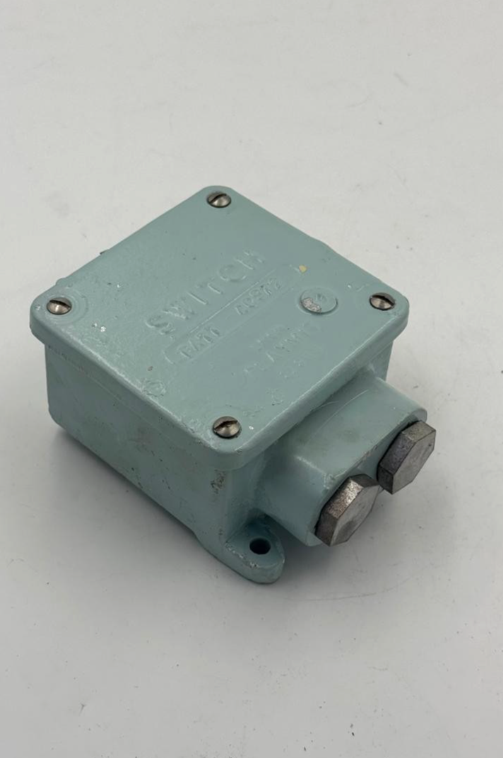 Double Pole Switch 6A | AP.40972 | Item No. 8/31