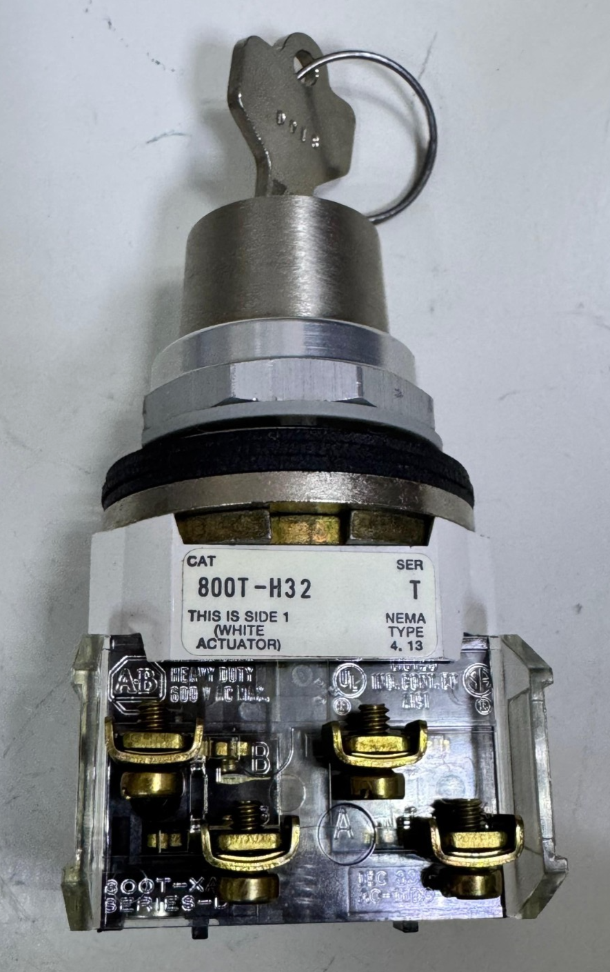 AllenBradley | 800TH32 |2Position Cylinder Lock Selector Switch | 600V AC Max1