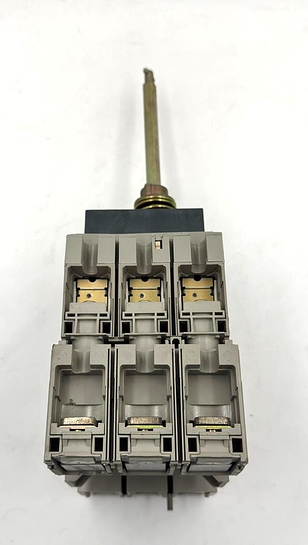 Merlin Gerin NS100-160-250 Circuit Breaker | 100 A 7