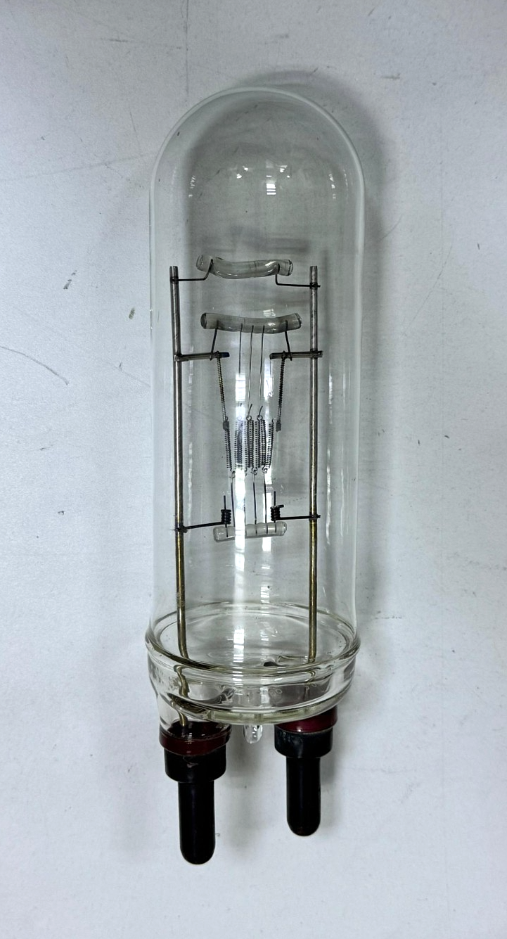 GE | 1000W Burn Base Vacuum Tube Projector Lamp3