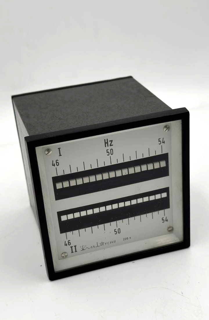 SACI Dual Frequency Meter | 46–54 Hz | 220V0