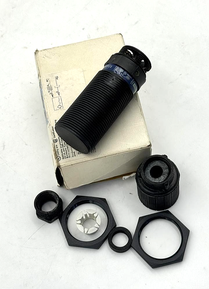 Telemecanique XS4P30MA230B Proximity Sensor | Made in France0