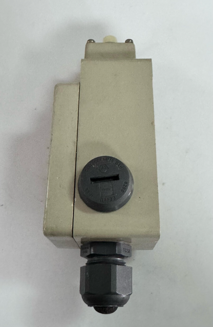 STAHL 8078/110 EEx de IIC T6 Explosion Proof Switch2
