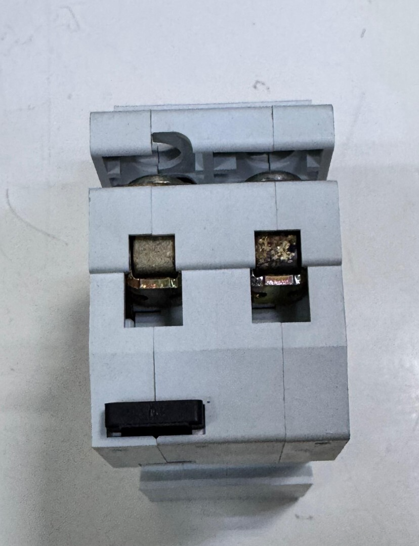 Siemens 5SU67670KW06 Residual Current Circuit Breaker 230V , 6A, 0.3AC4