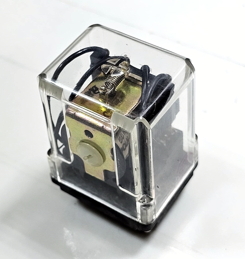Lumel R15 Relay | 220V 10A | Made in Poland0