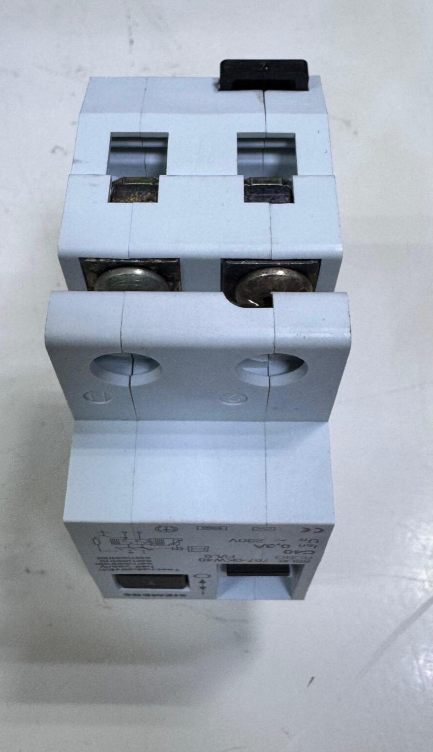 SIEMENS RCBO 5SU6 7670KW40Residual Current Circuit Breaker40 A | 0.34AC230V2