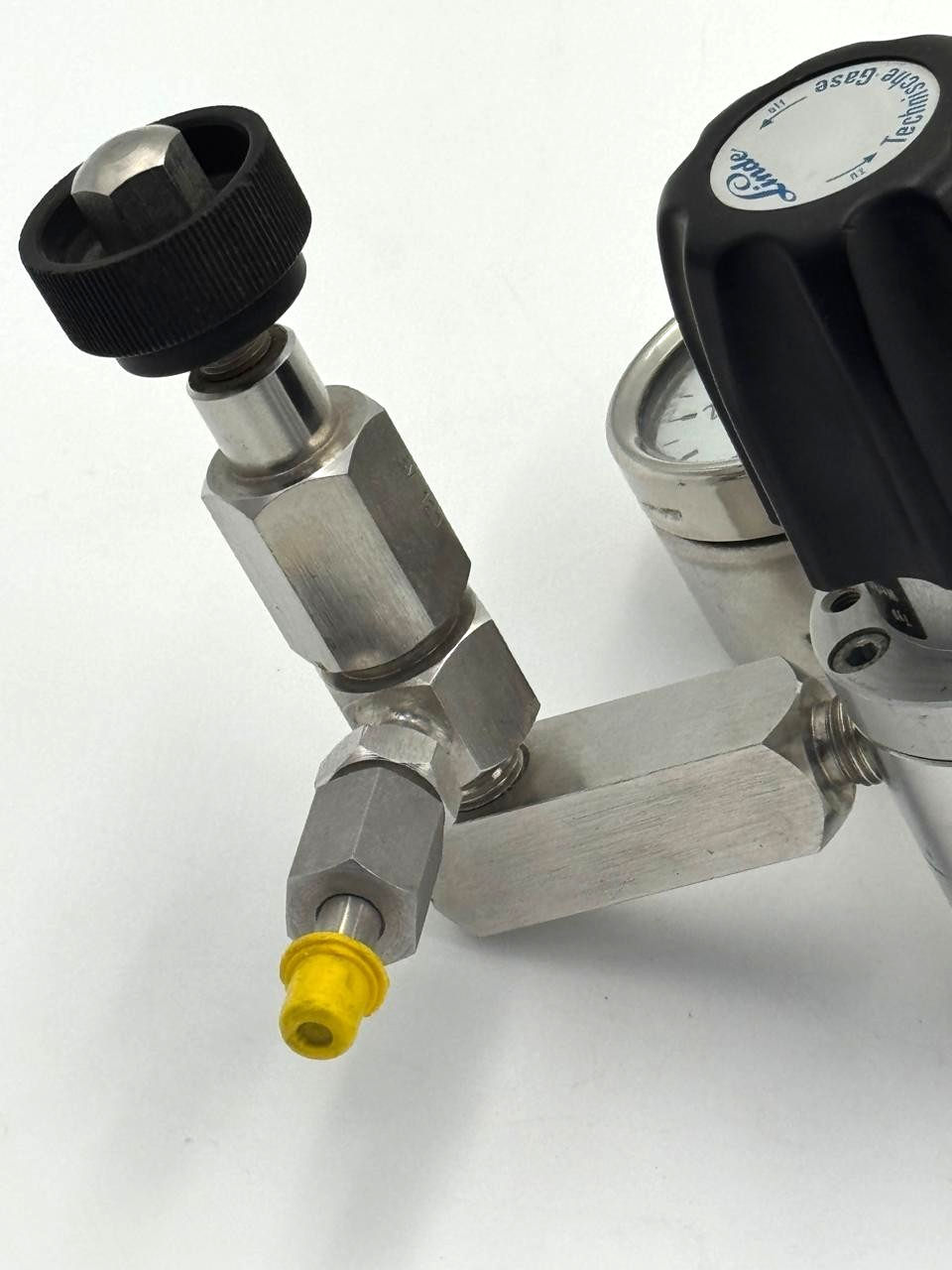 Helium Leak TestedFMD 60002 A – Corrosive Test Gas, Max 200 Bar2