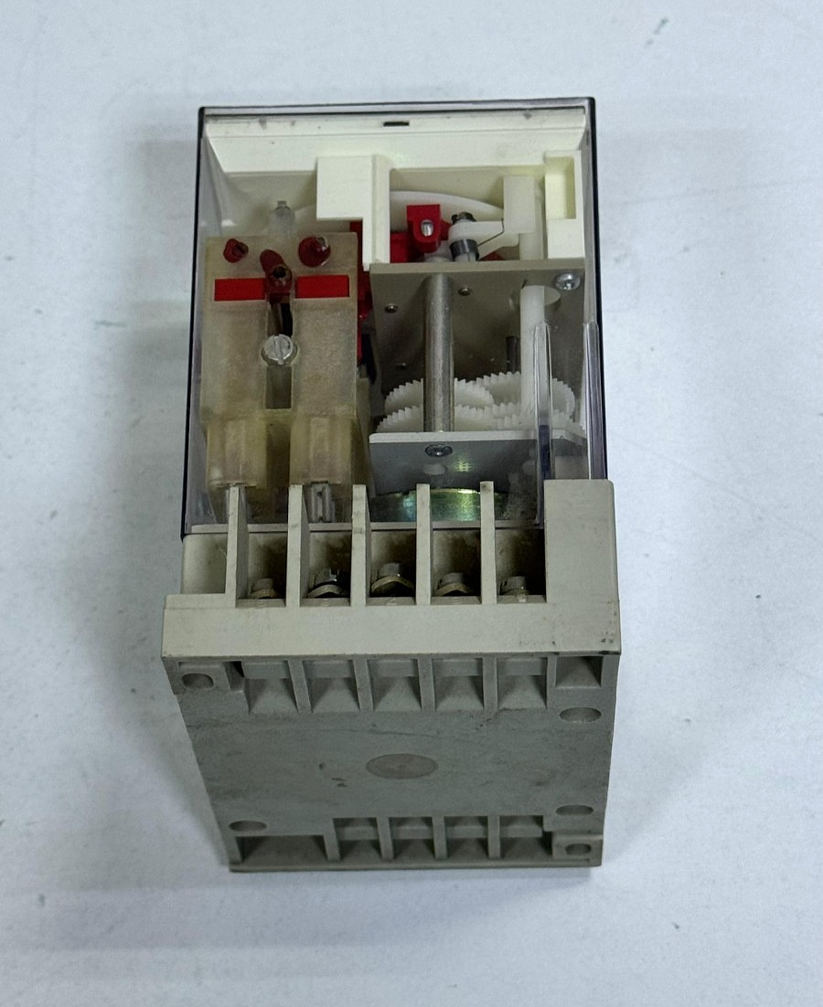 Siemens | 7PR30 511  | Time Relay | 220V | Made In Germany3