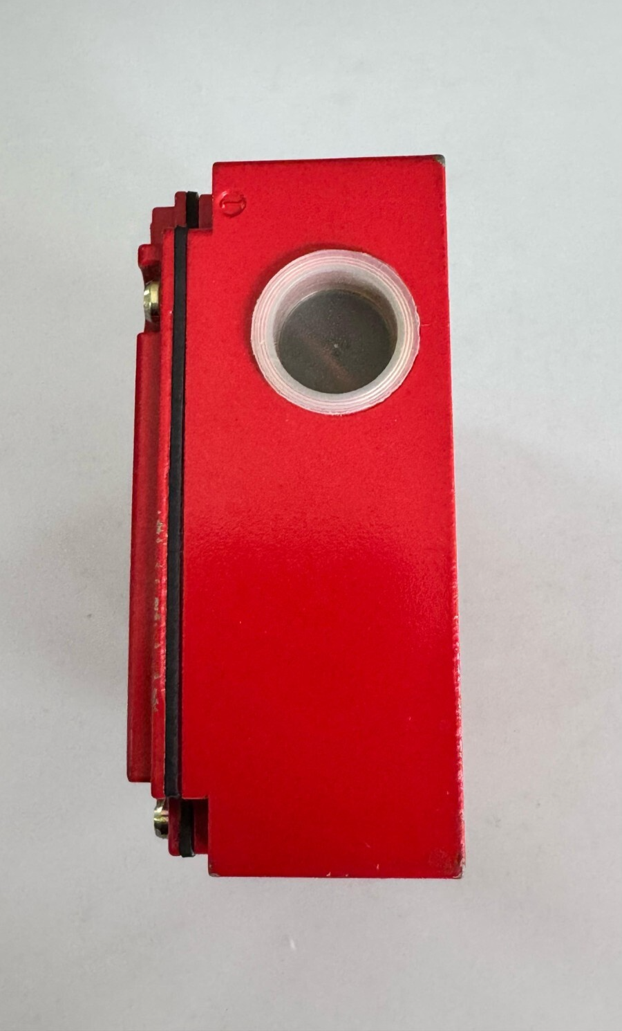 Telemecanique XCSE Industrial Switch 110/240V AC15 IP672