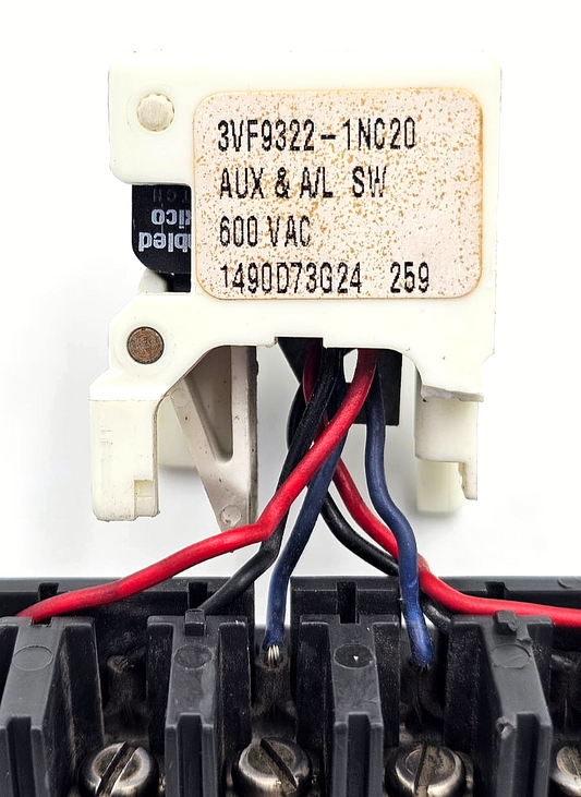 Siemens Auxiliary Switch 3VF9322 1NC20 | 600V AC Circuit Breaker Accessory1