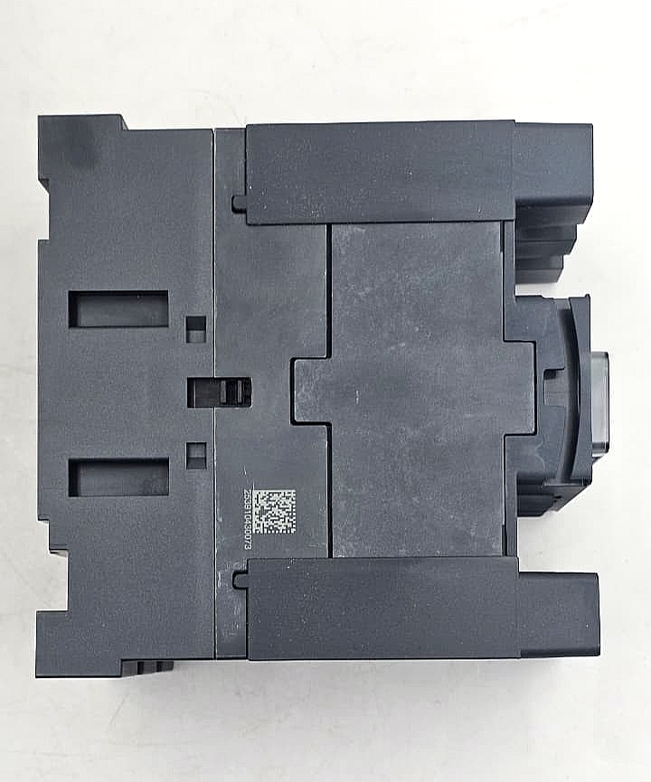 Schneider Electric TeSys LC1D150KUEC Contactor 440V150A | 100250V AC/DC Coil6