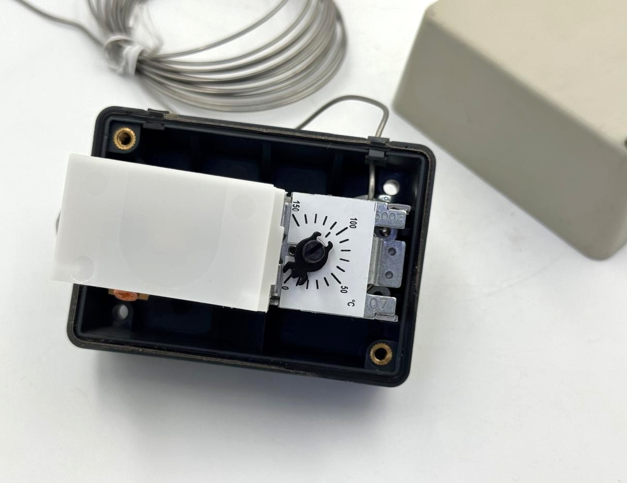 JUMO ATH2 SurfaceMounted Thermostat | Temperature Controller | Made in Germany4
