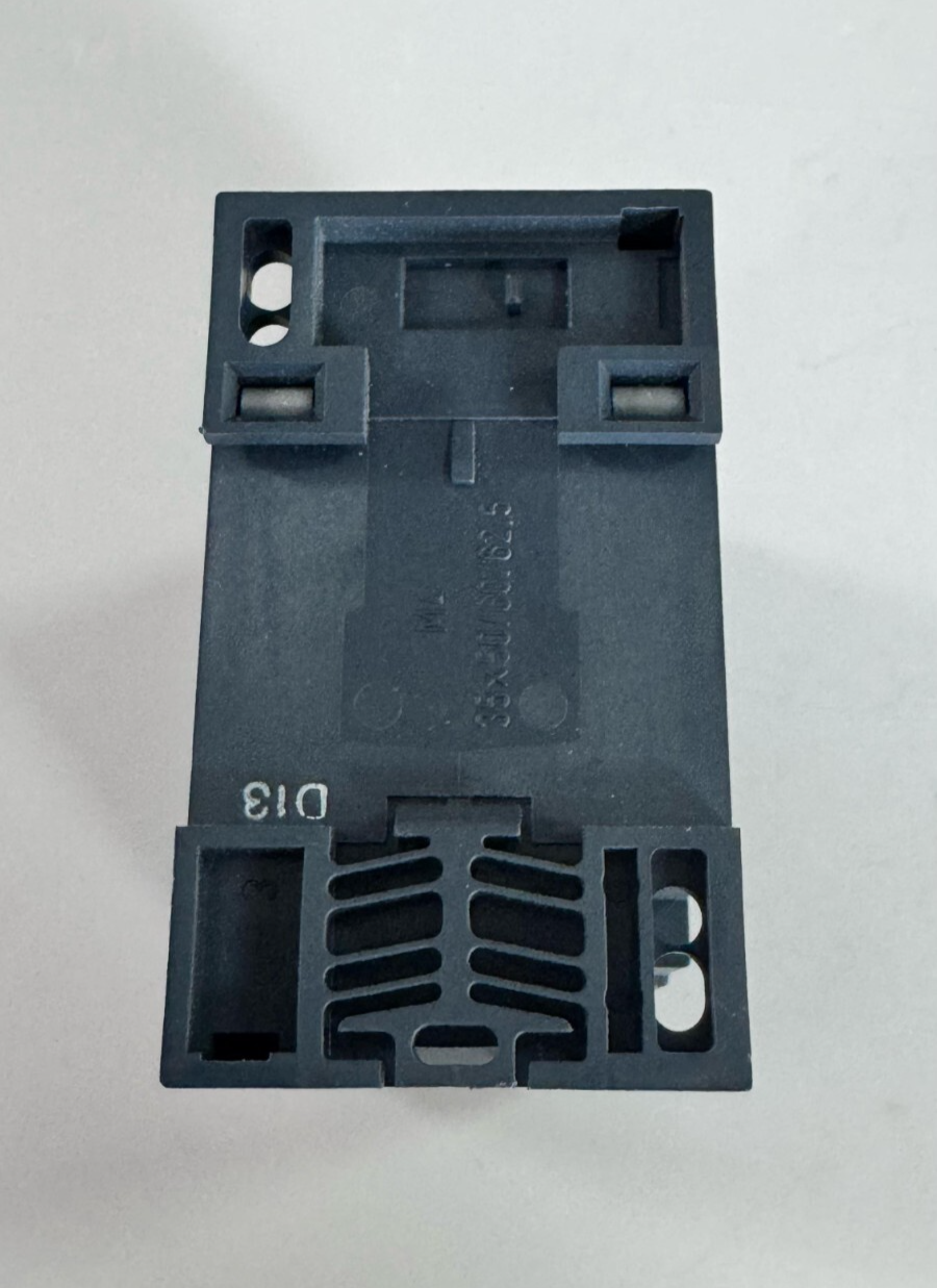 Siemens 7PU40403AN20 Monitoring Relay – AC 200/240V, 50/60Hz, Industrial Contro5
