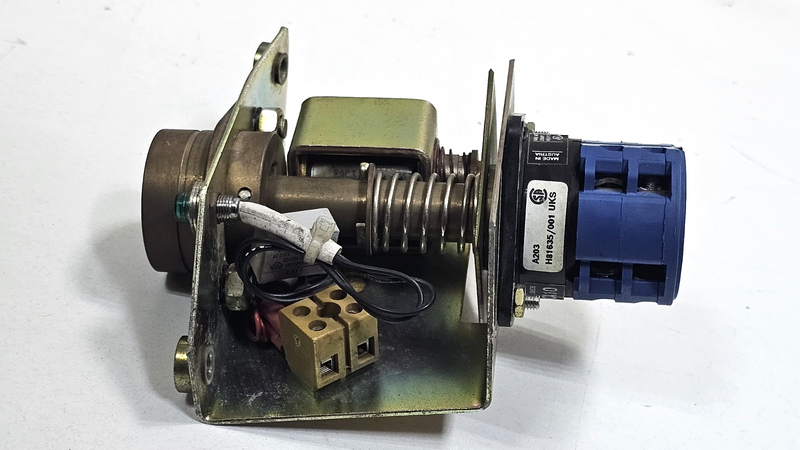 Kraus & Naimer | CA10 |Cam Switch with Attached Solenoid Voltage Unit | 20 A0