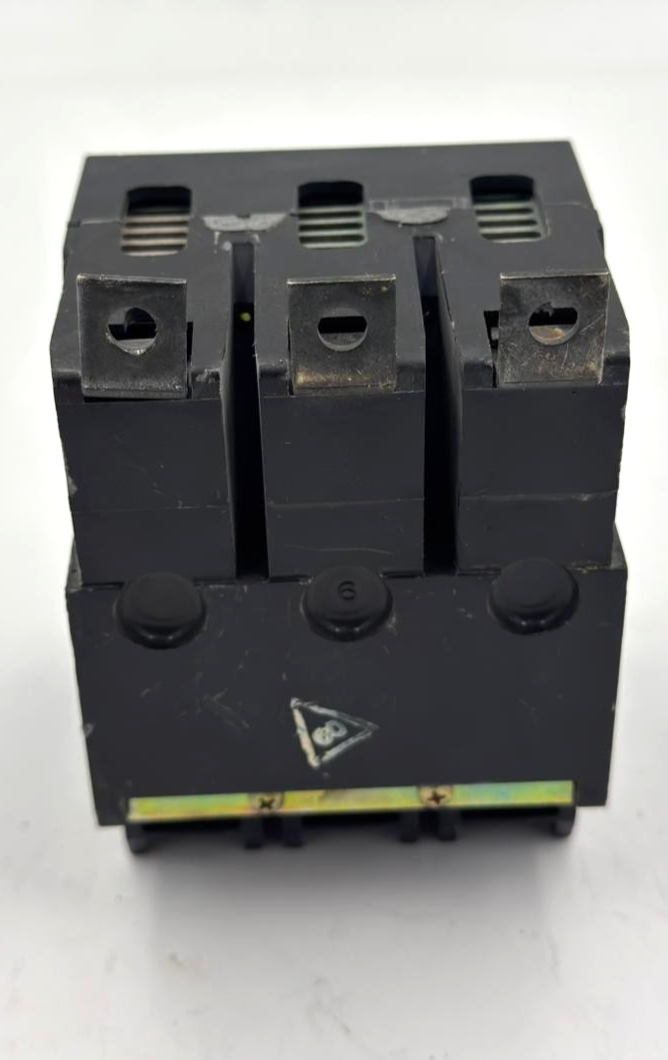 Circuit Breaker 30A | Made in Dominican Republic7