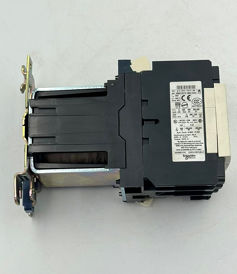 Telemecanique LC1D65BD Contactor | 24V DC Coil | Made in Czech Republic6