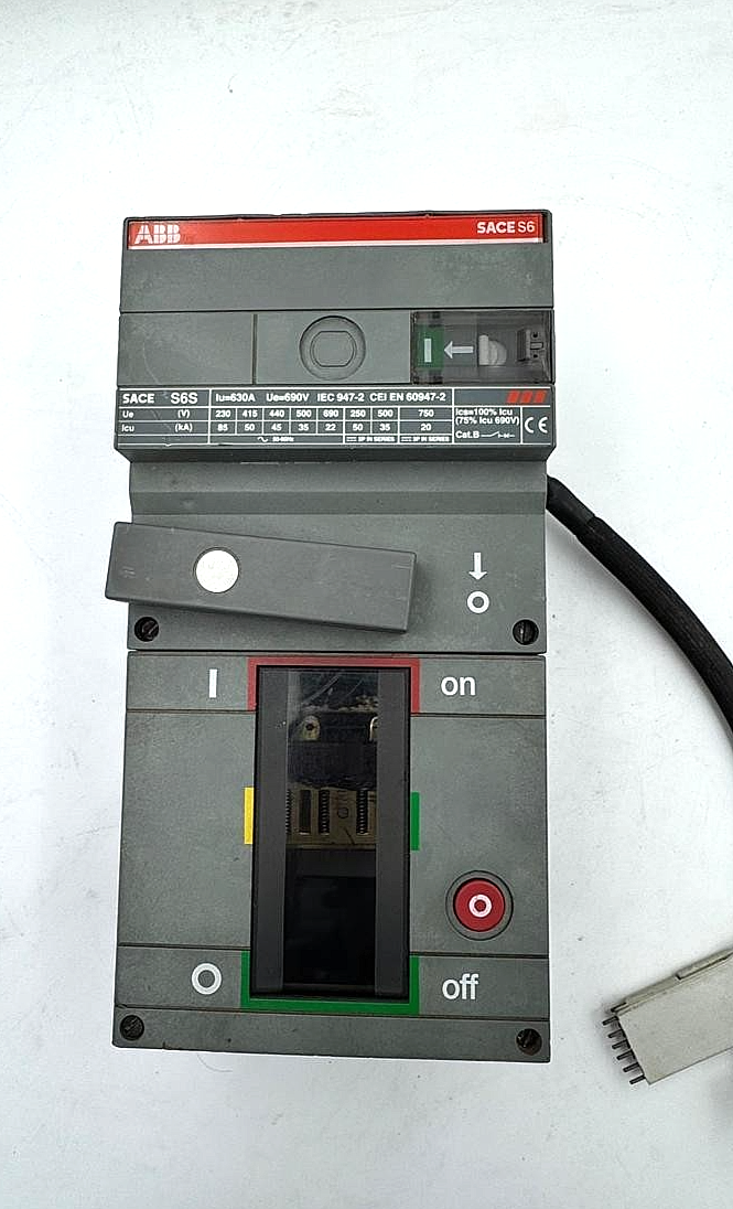 ABB SACE S6 630A Molded Case Circuit Breaker | MCCB 1