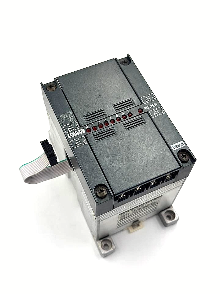IDEC FA 1  | PFA 1T081 |   8 Output Unit 100 240VAC Automation Module Japan Made0