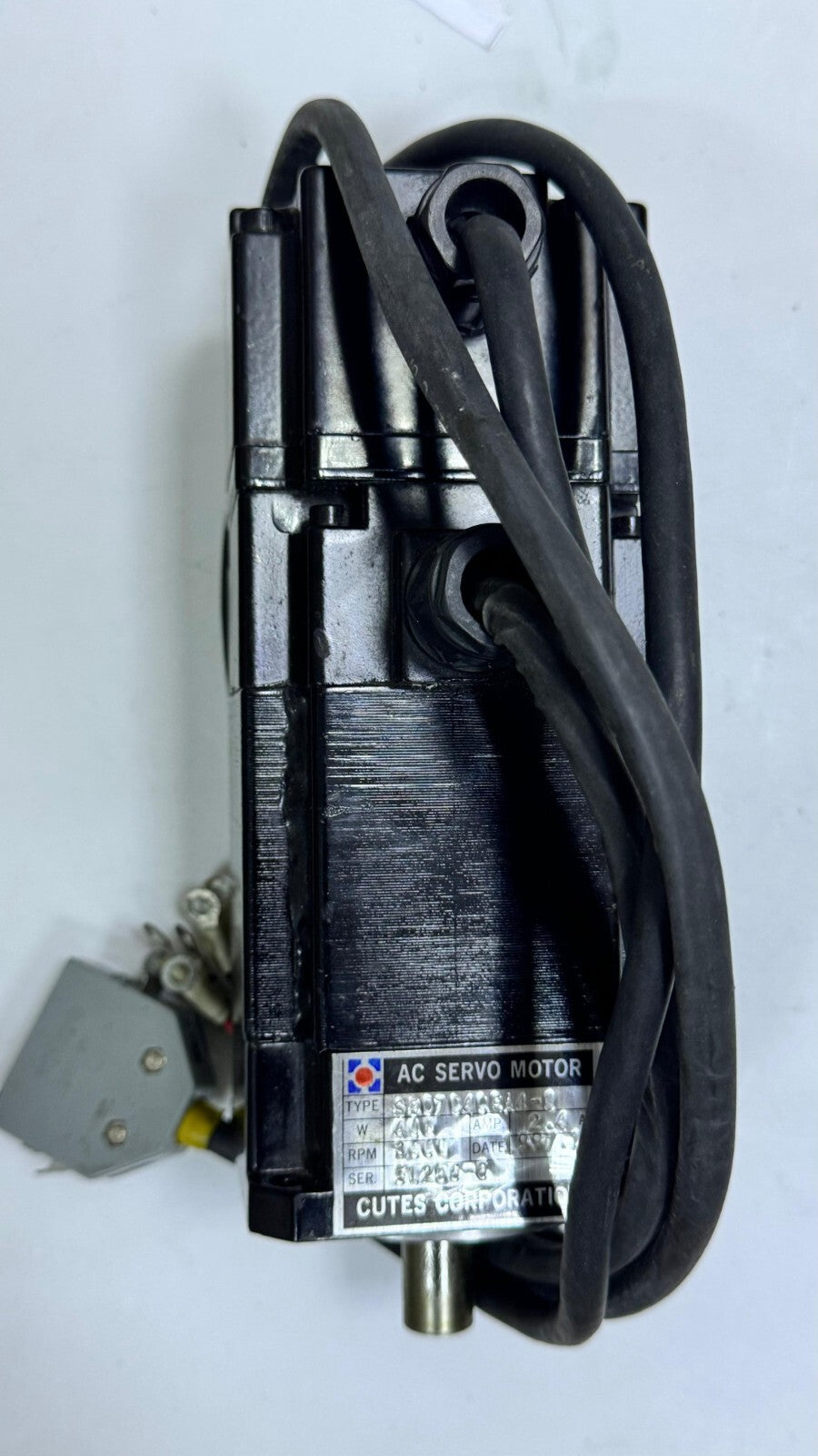 Cutes Corporation S50704EAA0 AC Servo Motor 400W 2.4A 3000 RPM1