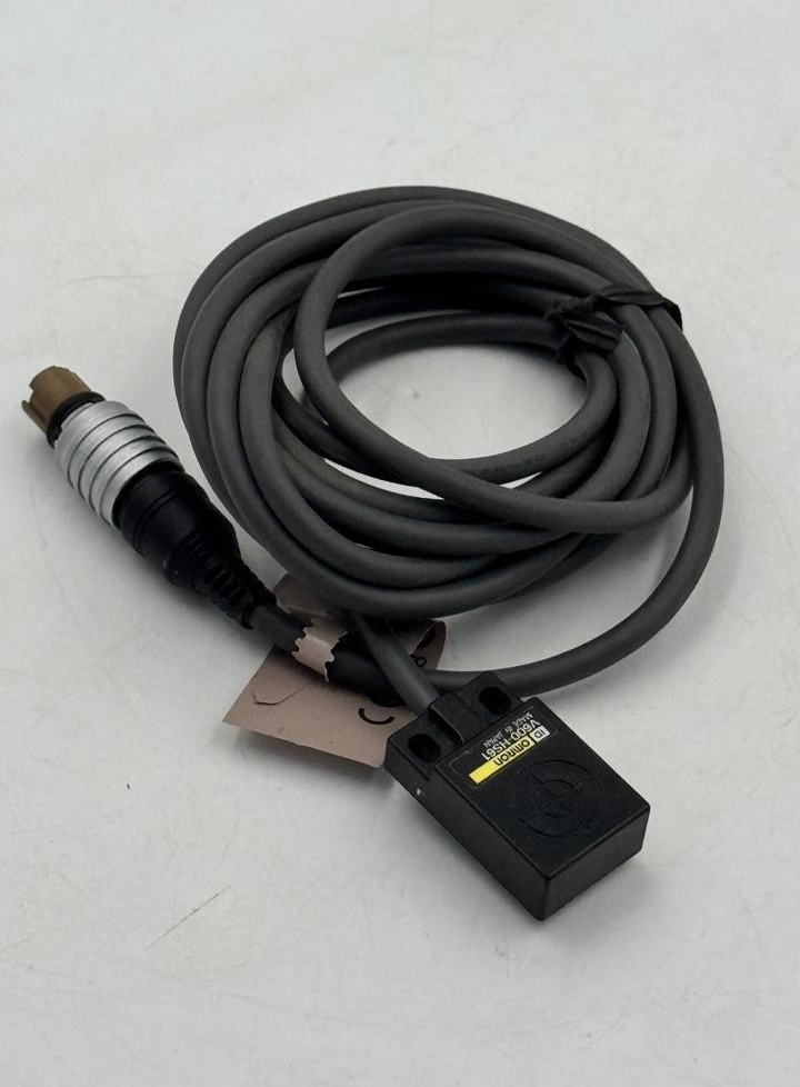 Omron V600HS61 RFID Sensor | Made in Japan1