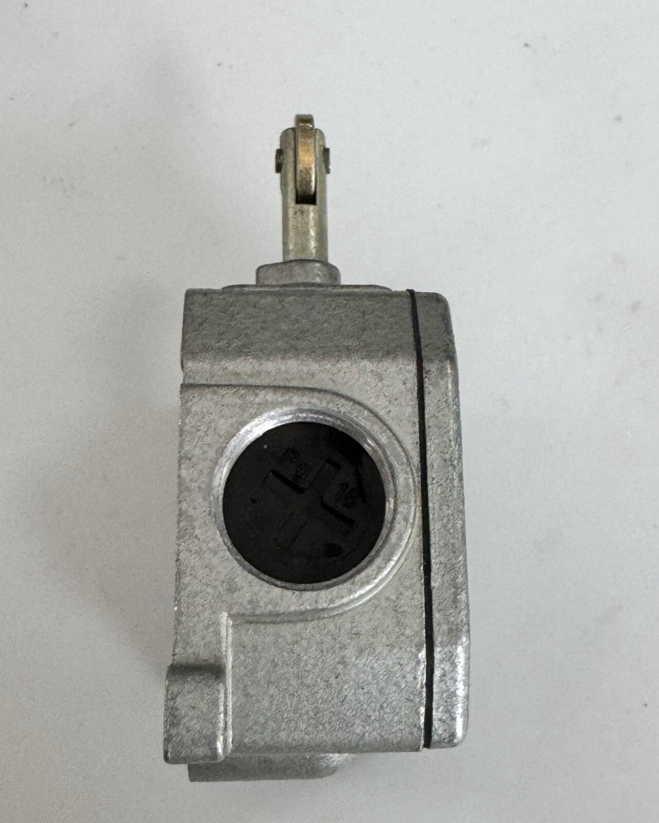 KONTAKTSYSTEM GWUIR44 Industrial Contact Unit – 500V~ 6A, IP55 Rated2