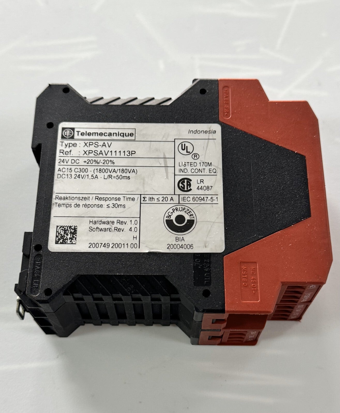 Telemecanique XPSAV11113P Safety Relay | 24V DC | Response Time ≤30ms | Type XPS1