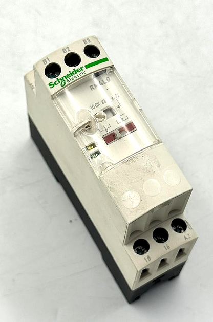 Schneider Electric RM4LG01B Liquid Level Control Relay, 24V AC ( 1 pcs )1