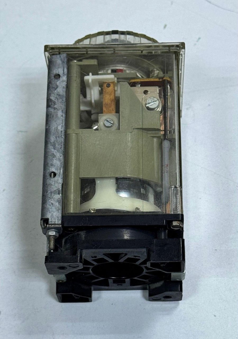Schleicher Mikroais DZ 52SG Electromechanical Timer Relay, 220V | German Made4