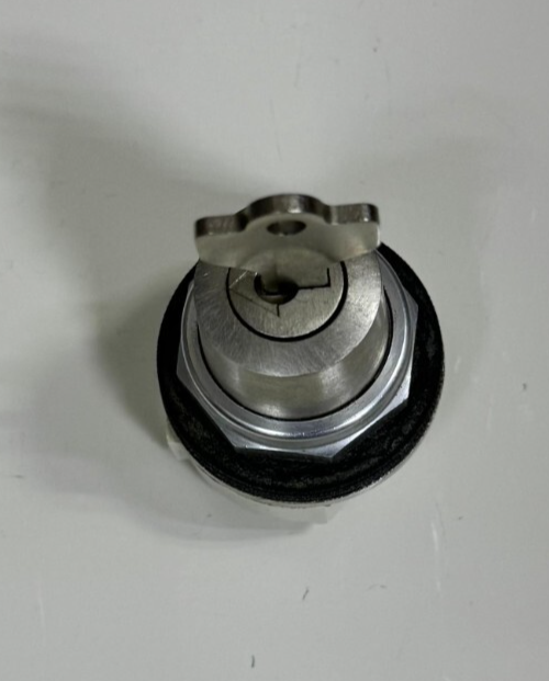 AllenBradley 800TH42 Selector Switch – White Actuator, NEMA Type 4/13, HeavyD3