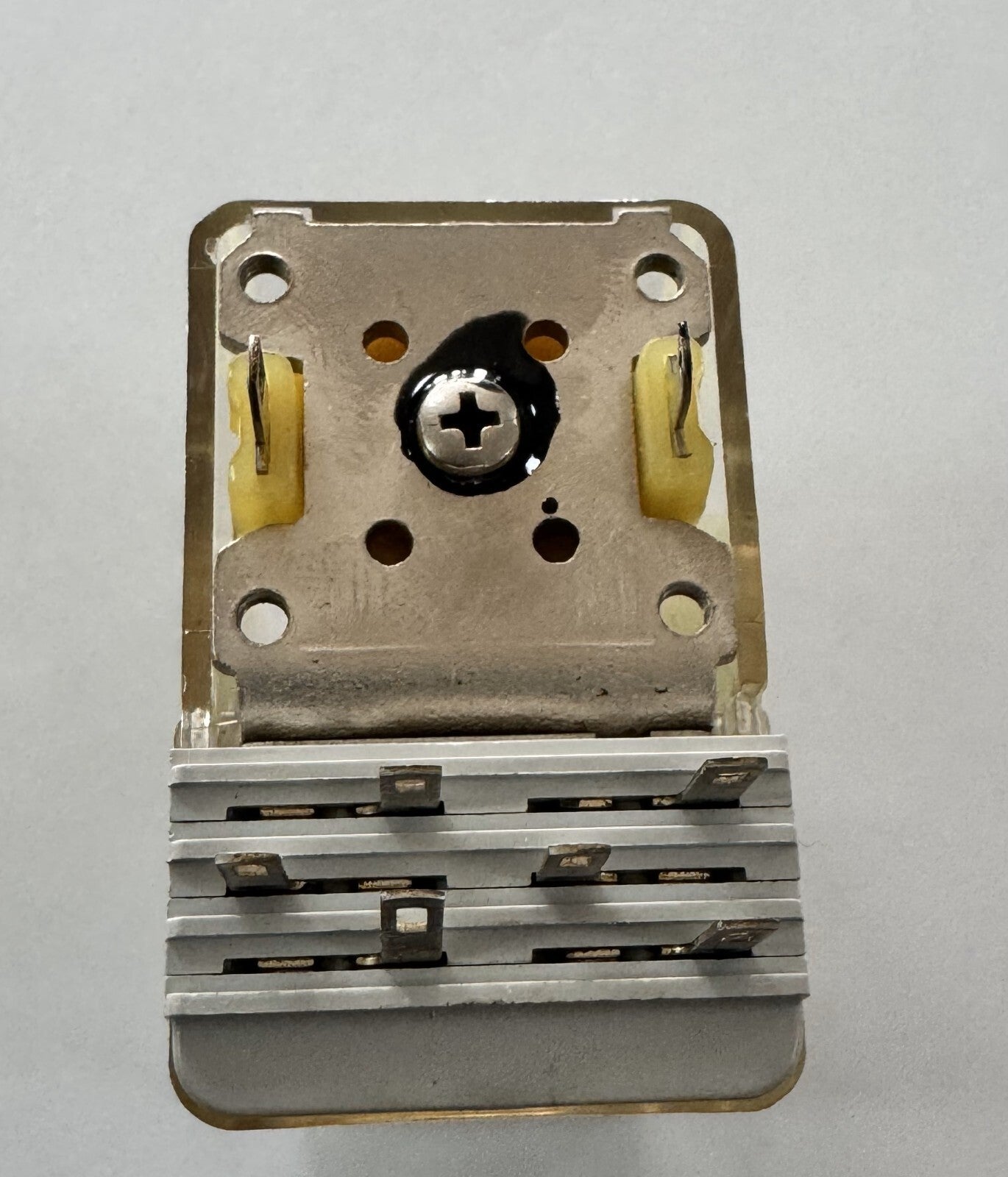 Kuhnke 1A2 Relay – 220V AC | 8Pin | Made in Germany | Industrial Control Module4