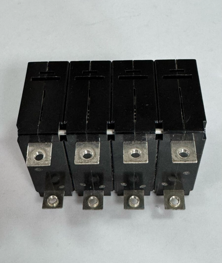 Carlingswitch AA4B024615381C Switch  15 FL. AMP, 277V Max, 50/60Hz,3