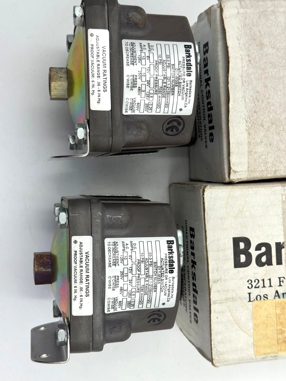 Barksdale D1T-M3SS | Pressure & Vacuum Actuated Switch | Made in USA (  1 pcs) - saleem al tamimi electric equipment trading co llc-UAE