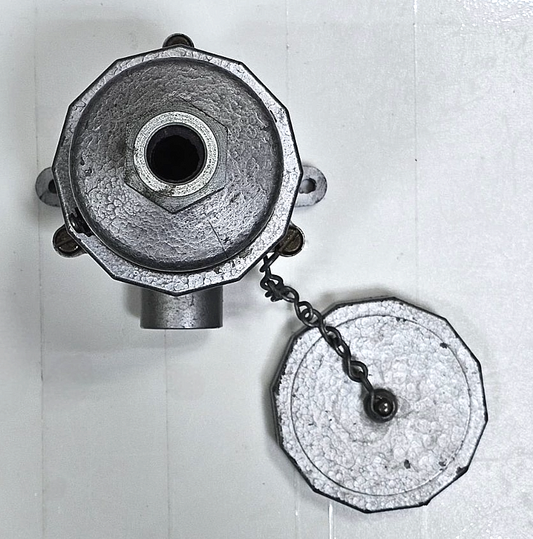 Clang 4Pin Socket Plug| 30A| Vintage Industrial Connector | Made in UK - saleem al tamimi electric equipment trading co llc-UAE